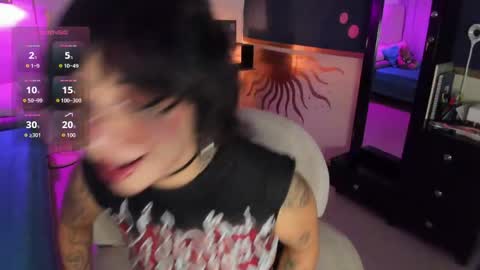 Violet online show from 05/26/26, 02:18