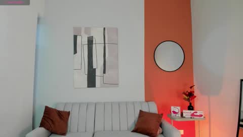 Zuly online show from 12/17/25, 08:37