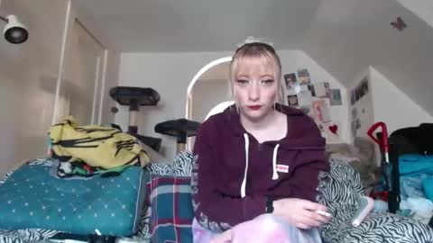 Snapshot of gracielynne1989 chatting on 04/20/26, 09:27 gracielynne1989 online show from 04/20/26, 09:27