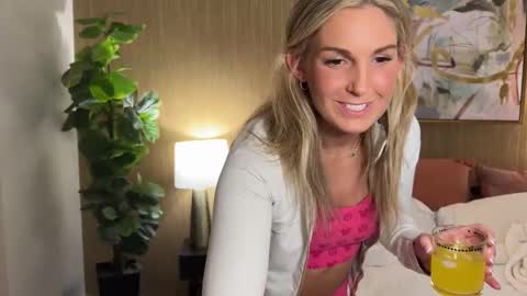 Gracie Mae online show from 12/31/24, 10:23