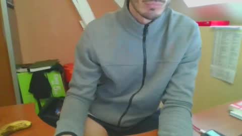 Snapshot of grandbi chatting on 01/09/25, 01:02 grandbi online show from 01/09/25, 01:02