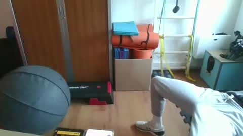 Snapshot of grandbi chatting on 02/09/26, 10:52 grandbi online show from 02/09/26, 10:52