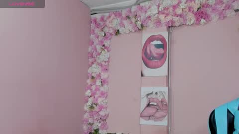 Snapshot of grandmother_milf chatting on 09/28/25, 07:19 Mi Name is violeta online show from 09/28/25, 07:19