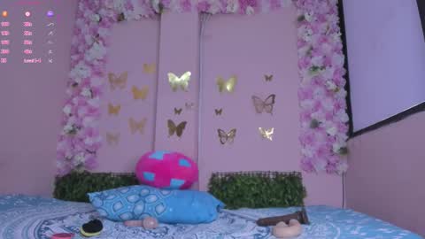 Snapshot of grandmother_milf chatting on 02/17/26, 12:23 Mi Name is violeta online show from 02/17/26, 12:23