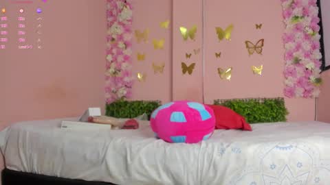 Snapshot of grandmother_milf chatting on 02/28/26, 12:06 Mi Name is violeta online show from 02/28/26, 12:06