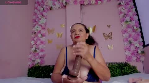 Mi Name is violeta  online show from 04/20/26, 02:53