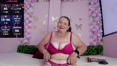 Snapshot of grandmother_milf chatting on 05/14/26, 12:56 Mi Name is violeta online show from 05/14/26, 12:56
