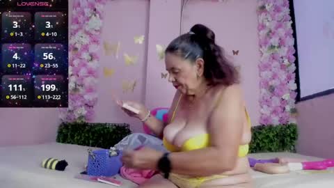 Snapshot of grandmother_milf chatting on 05/16/26, 12:37 Mi Name is violeta online show from 05/16/26, 12:37