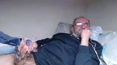 Snapshot of grandpa_mark chatting on 02/28/25, 12:10 Mark online show from 02/28/25, 12:10