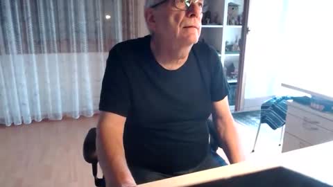 Snapshot of grandpach chatting on 03/21/26, 11:26 grandpach online show from 03/21/26, 11:26