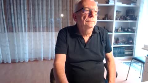 Snapshot of grandpach chatting on 05/14/26, 11:17 grandpach online show from 05/14/26, 11:17