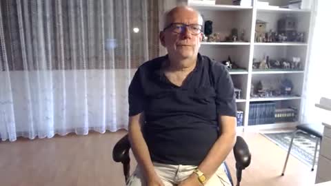 Snapshot of grandpach chatting on 05/21/26, 01:40 grandpach online show from 05/21/26, 01:40