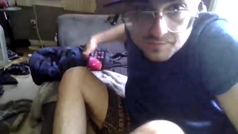 Snapshot of gratiotony chatting on 06/21/26, 08:55 Get US to 1000 you wont be disapointed online show from 06/21/26, 08:55