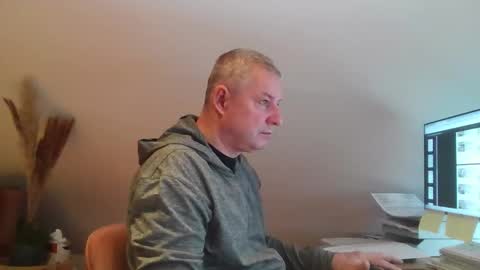 grau197077 online show from 02/05/26, 10:20