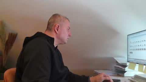 grau197077 online show from 02/16/26, 09:38