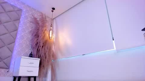 grayce blossoms24 online show from 02/28/25, 08:39