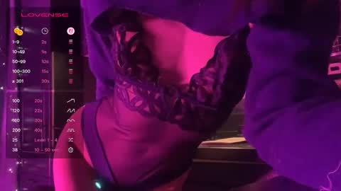 Snapshot of graylovescookies chatting on 03/25/26, 11:00 graylovescookies online show from 03/25/26, 11:00