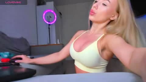 Anny online show from 06/25/26, 05:45