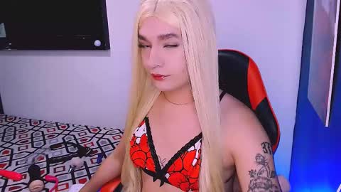 Snapshot of grecia_9inchs chatting on 10/21/25, 11:05 grecia_9inchs online show from 10/21/25, 11:05