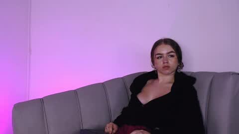 Snapshot of grecia_rouse chatting on 02/06/25, 10:37  GRECIA  online show from 02/06/25, 10:37