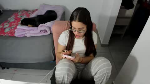 GreciaRuiz online show from 04/12/26, 12:48