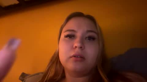 Snapshot of green_eyes_twinkl chatting on 01/01/25, 02:09 Lina 3 online show from 01/01/25, 02:09