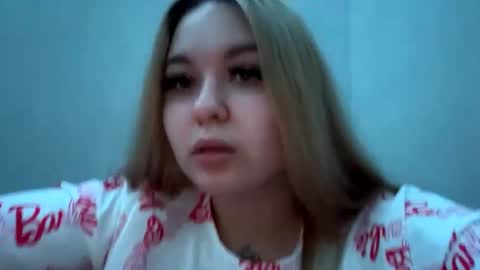 Snapshot of green_eyes_twinkl chatting on 02/04/25, 03:26 Lina 3 online show from 02/04/25, 03:26