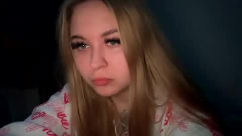 Snapshot of green_eyes_twinkl chatting on 02/04/25, 09:41 Lina 3 online show from 02/04/25, 09:41