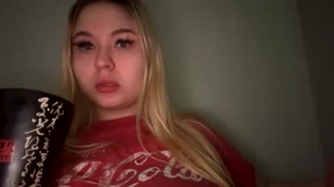 Lina 3 online show from 04/07/26, 11:21