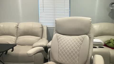 Snapshot of green_knight4169 chatting on 11/14/25, 10:40 GreenKnight online show from 11/14/25, 10:40