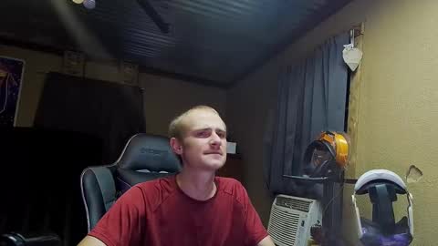 Snapshot of greenlungs8195 chatting on 10/18/25, 06:58 Greenlungs8195 online show from 10/18/25, 06:58