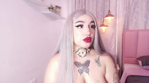 Snapshot of greennbella chatting on 01/11/25, 07:05 online show from 01/11/25, 07:05