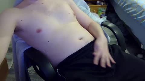 Snapshot of greentiger999 chatting on 03/28/26, 12:10 Norri online show from 03/28/26, 12:10