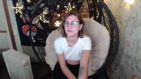 Lina online show from 10/14/25, 09:54