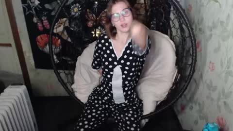 Lina online show from 10/16/25, 06:20