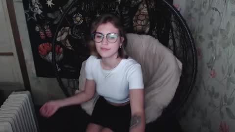 Lina online show from 10/21/25, 09:43