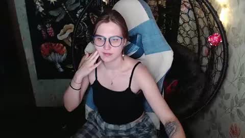 Snapshot of greenwitch9 chatting on 06/12/26, 03:55 Lina online show from 06/12/26, 03:55