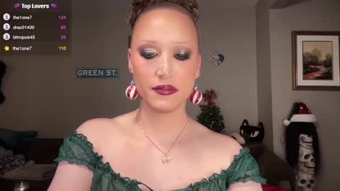 Snapshot of greenxxxqueen chatting on 12/23/24, 09:16 SexQueen Nikki online show from 12/23/24, 09:16