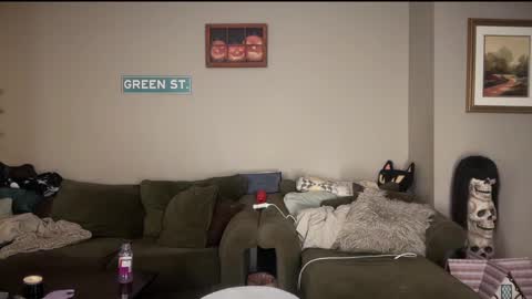 Snapshot of greenxxxqueen chatting on 01/26/25, 08:46 SexQueen Nikki online show from 01/26/25, 08:46