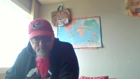 Snapshot of gregrev chatting on 06/11/26, 08:51 gregrev online show from 06/11/26, 08:51
