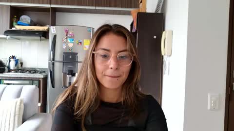 Snapshot of greta_miss chatting on 10/16/25, 04:30  Emmy  online show from 10/16/25, 04:30