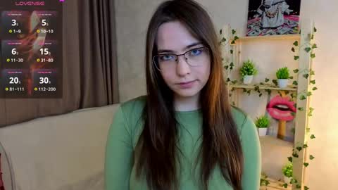 Snapshot of gretalinelle chatting on 05/31/26, 06:53 Cutie Ellie online show from 05/31/26, 06:53