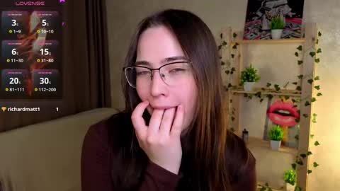 Snapshot of gretalinelle chatting on 06/03/26, 05:18 Cutie Ellie online show from 06/03/26, 05:18