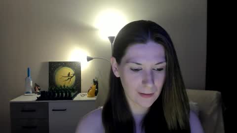 Snapshot of gretamiln chatting on 10/15/25, 07:14 Greta online show from 10/15/25, 07:14