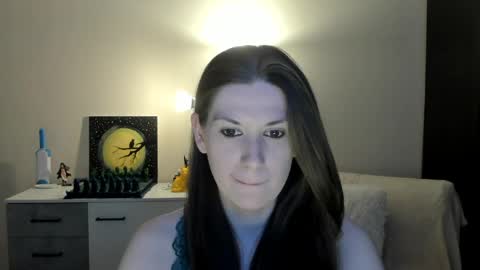 Snapshot of gretamiln chatting on 04/21/26, 08:23 Greta online show from 04/21/26, 08:23