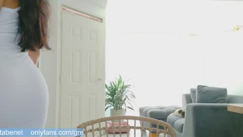 Gretta online show from 04/15/26, 09:37