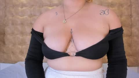 Snapshot of grettarouse chatting on 04/25/26, 07:00 GRETA online show from 04/25/26, 07:00
