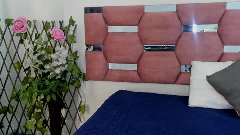 Snapshot of grettarouse chatting on 05/19/26, 08:04 GRETA online show from 05/19/26, 08:04