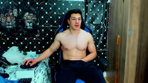 Snapshot of griego01 chatting on 05/10/26, 04:39 griego01 online show from 05/10/26, 04:39