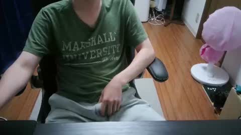 Snapshot of grildenn chatting on 08/06/26, 12:18 grildenn online show from 08/06/26, 12:18